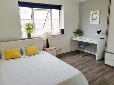 Modern Double Room near Canary Wharf All Incl Main Photo