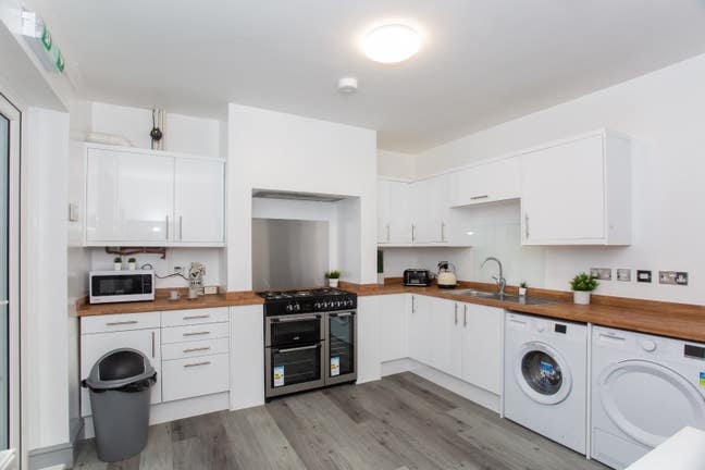 Immaculate and spacious  Main Photo