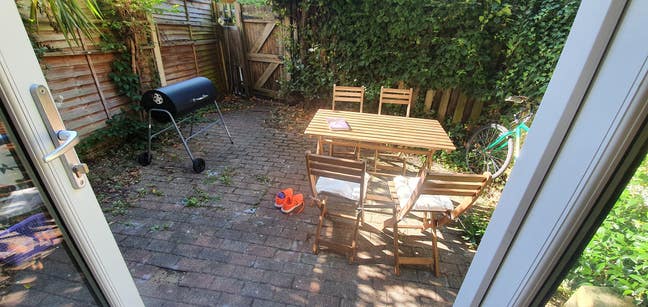 *INCL BILLS* Large room w own bathroom in Zone 1! Main Photo