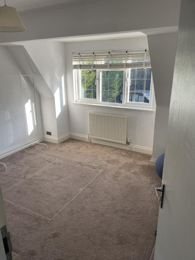 A nice sized Double bedroom to rent  Main Photo