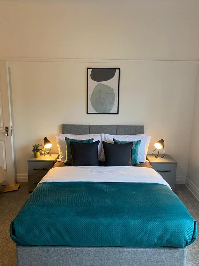 Ensuite room, ! Main Photo