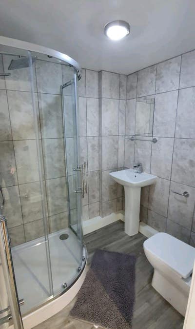 * Premium 8 Bed Property Located in Town centre * Main Photo