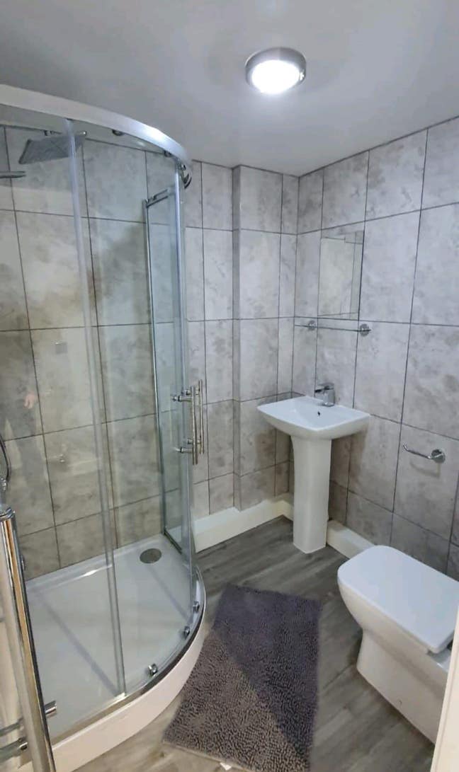* Premium 8 Bed Property Located in Town centre * Main Photo