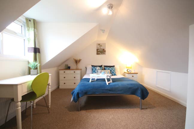 Double room 12 mins walk to County Hospital Main Photo