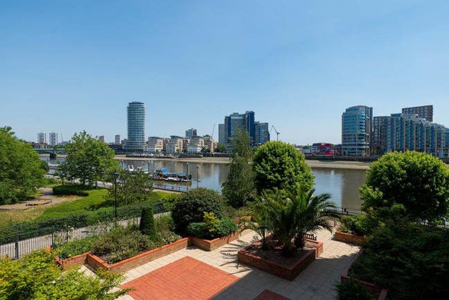 Share Luxury Riverside Apartment - for Dog Lover Main Photo