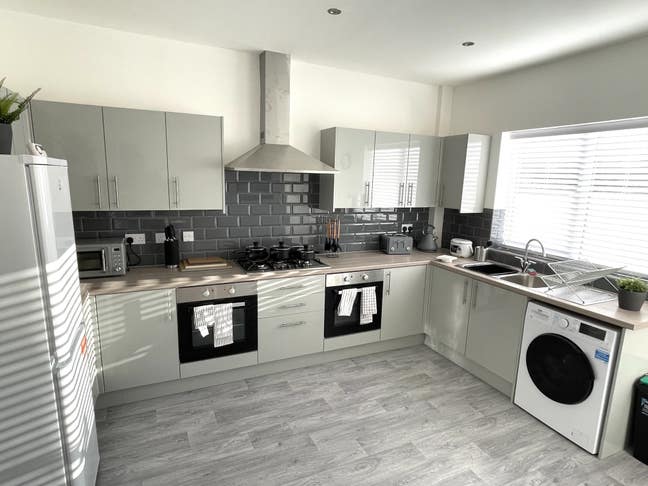 * *One En-Suite Room Available ** Main Photo
