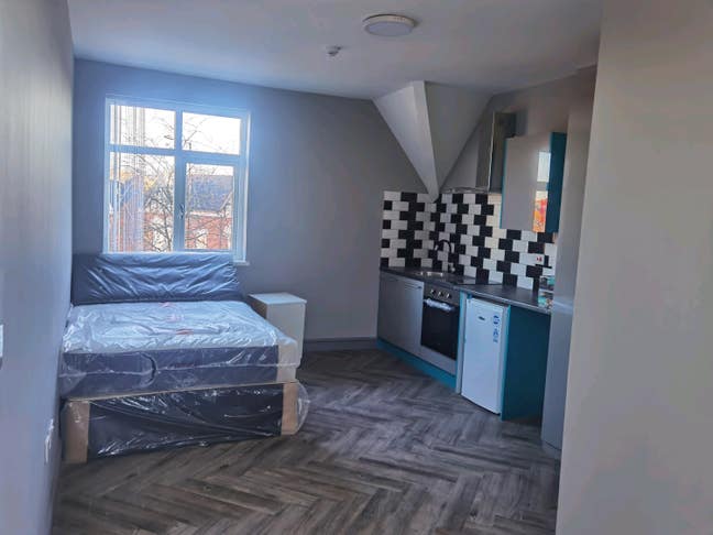 Studio flat for DSS tenants, Birmingham  Main Photo
