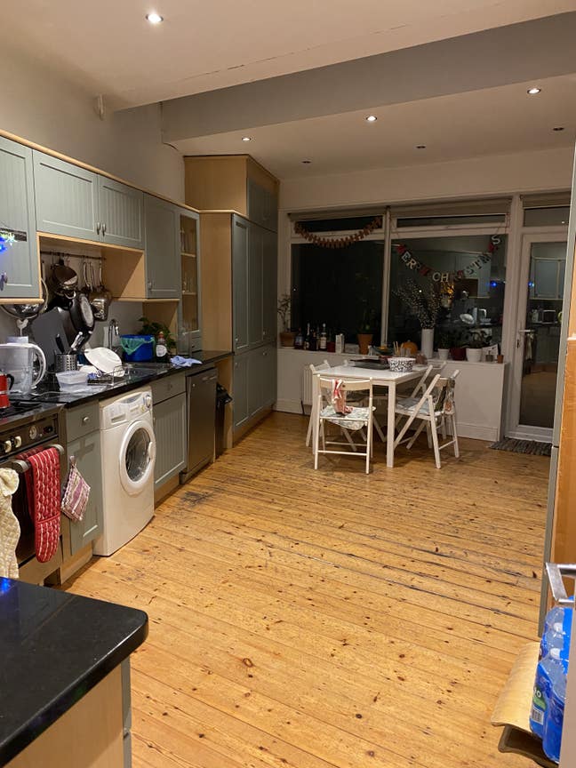 Friendly Home Seeking for New Housemate Main Photo