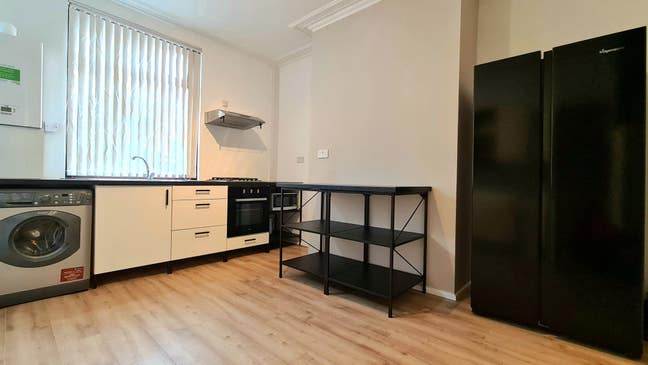 Great, double room to rent in share house Main Photo
