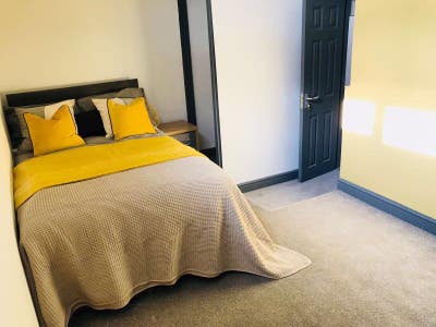 ✨ Luxury En-Suite Rooms – Walk to Media City! ✨ Main Photo