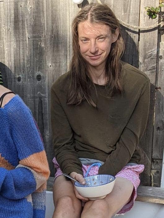 PhD graduate seeking Bristol spare room Main Photo