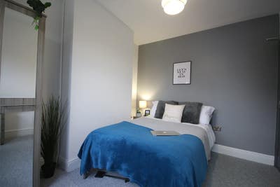 Double rooms near Council offices & Heineken Main Photo