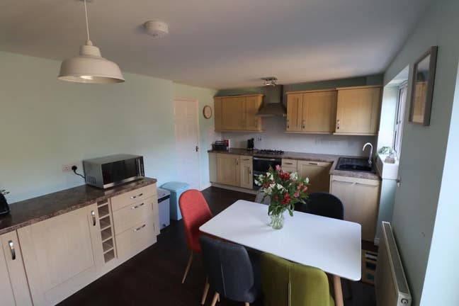 Double with parking available now NR8 (23M) Main Photo