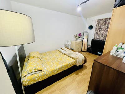Master Bedroom Available in Stratford  Main Photo