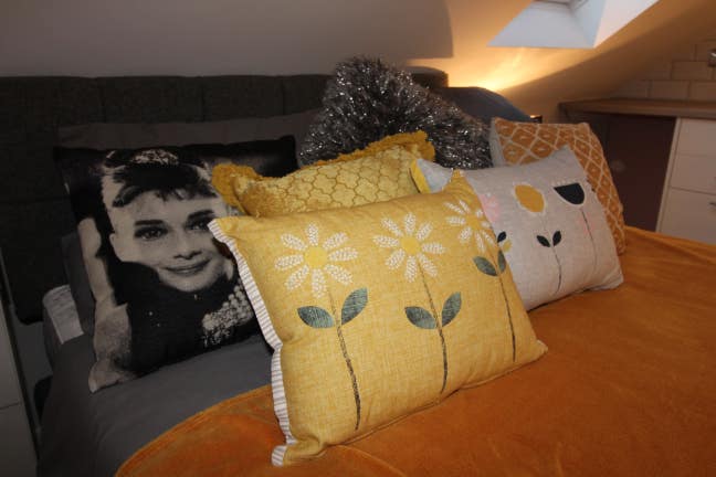 Beautiful Double EN-SUITE Room in Modern House Main Photo