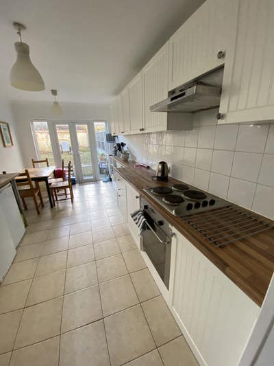 Amazingly Central, fresh and quiet, great value Main Photo