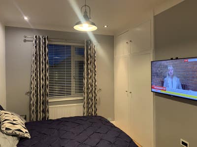 Amazing double room in Enfield short-term let only Main Photo