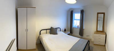 Double Room Available - No Deposit Required! Main Photo