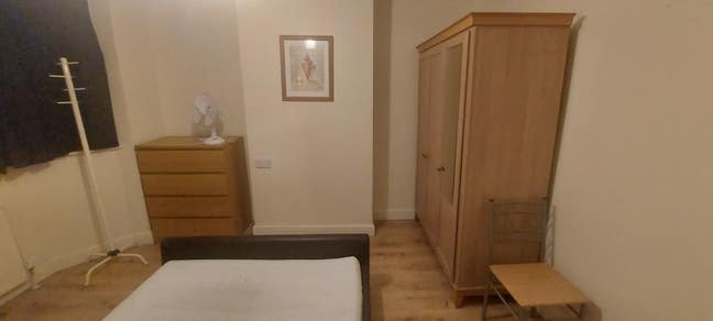 Room to rent in Windsor,near the Racecourse Main Photo