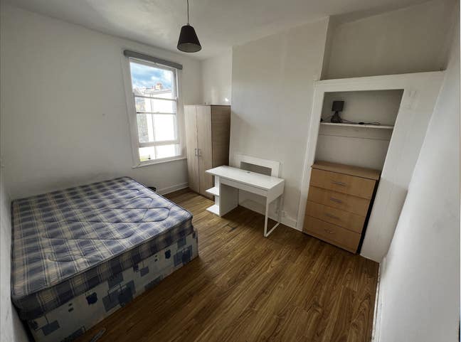 AMAZING refurbished house by seven sisters Main Photo