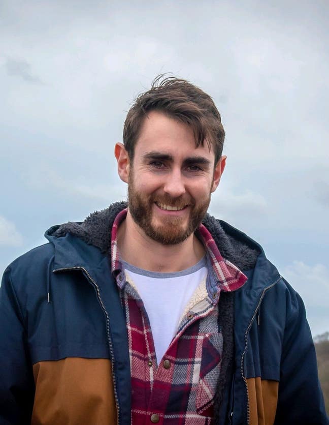 1 bed flat/large studio needed Main Photo