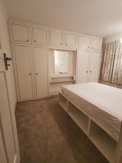 King size room for rent Main Photo