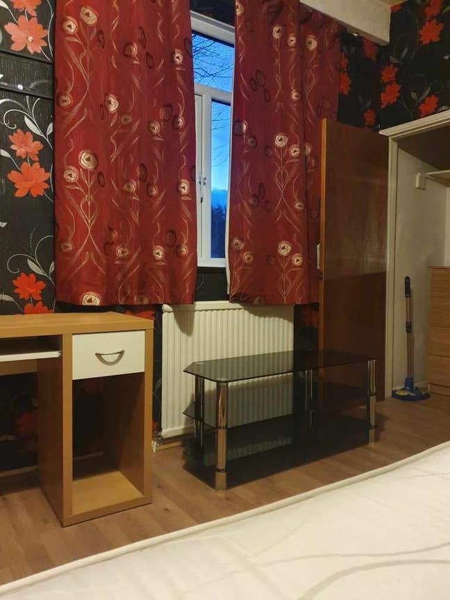 1 Spacious Double Room available from 30/09/26 Main Photo