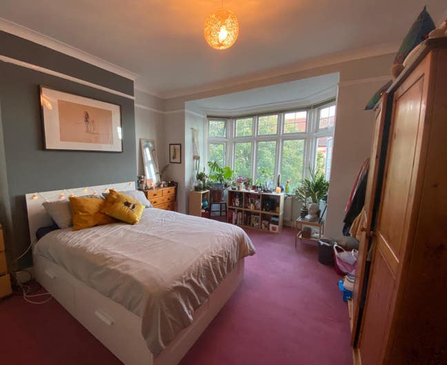 Beautiful Double Room in four bedroom luxury house Main Photo