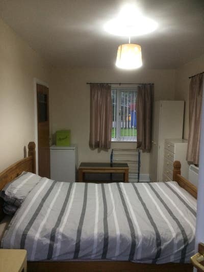 2 furnished secure double rooms   Main Photo