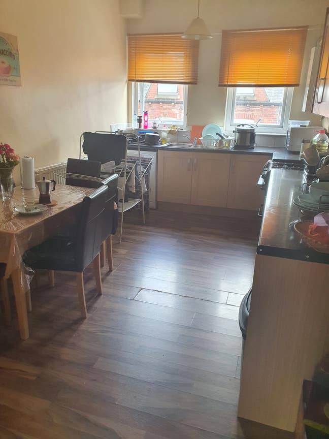 Rooms near to Leeds Univ -all bills inc 3 min walk Main Photo