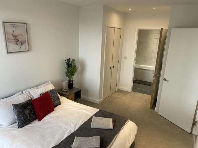 En-Suite Room Near City Centre Main Photo