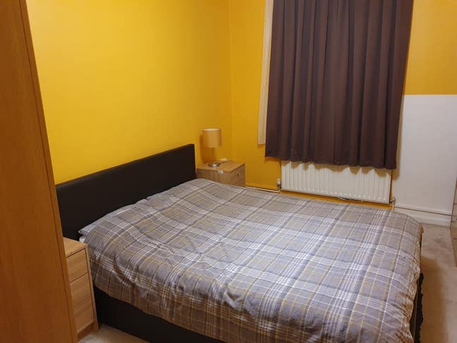 Large room in spacious flat Main Photo
