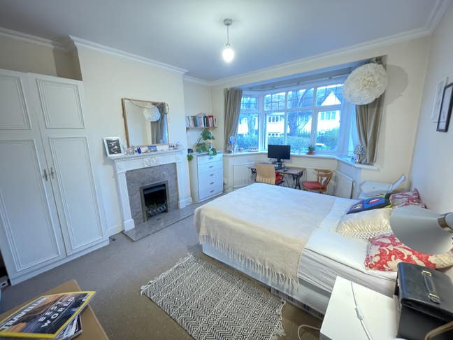 Large Bright Dbl Room, 2  Min Tube, All Bills Inc Main Photo