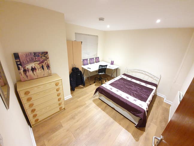Furnished Double Room (bills included) Town Centre Main Photo