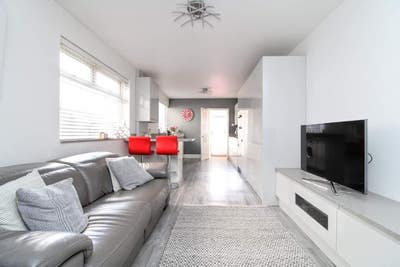 Large 4 bed mid-terrace house. Lodger wanted.  Main Photo