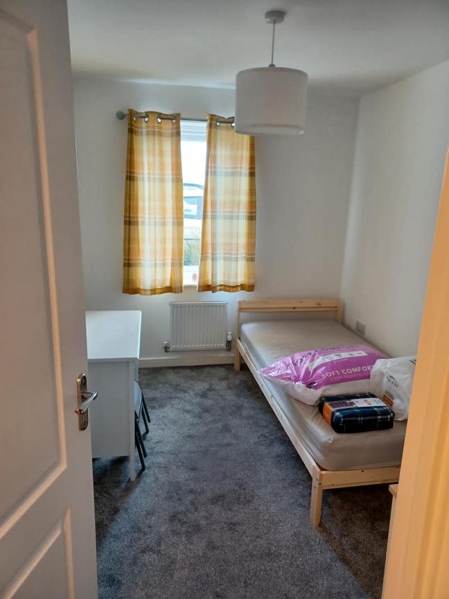 Room in a Modern 2 bed flat Main Photo