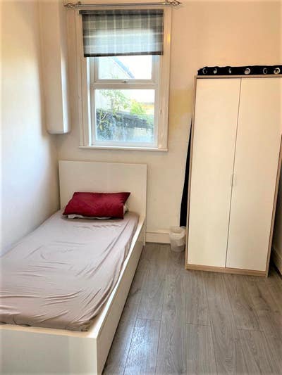 Single Room £650 Seven Kings .  Main Photo