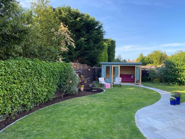Double room in a lovely house with large garden Main Photo