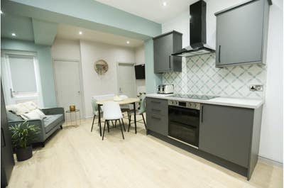 Great Ensuite room avail. SEPT 2nd &pound;675 inc bills  Main Photo