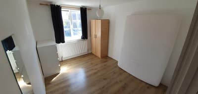 Room - Harringay - Creative House - 500 pounds Main Photo