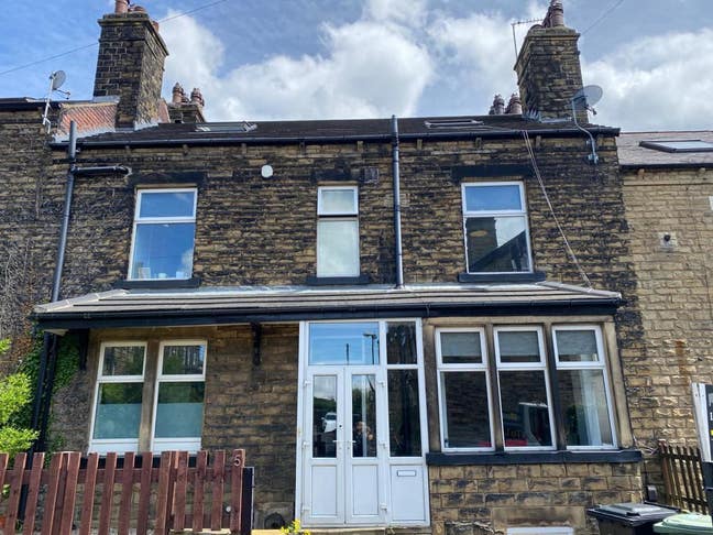 Stylish & Spacious Room Near Bramley Train St Main Photo