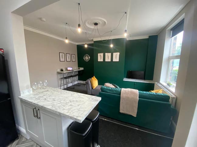 Superior En-Suite 3 Bed House Share - 6 Ha Main Photo