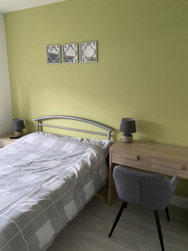 Room to Rent, Tea, Coffee and Cereal Provided  Main Photo