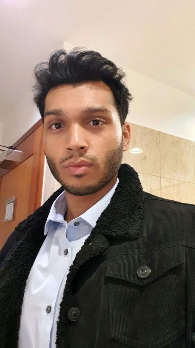 Professional Couple seeks a double room Main Photo