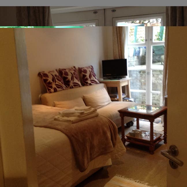 Short Stay Bedsit Best Chelsea SW3 Area Main Photo