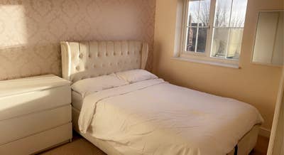 Double Bedrooms for rent - available from 12/10 Main Photo