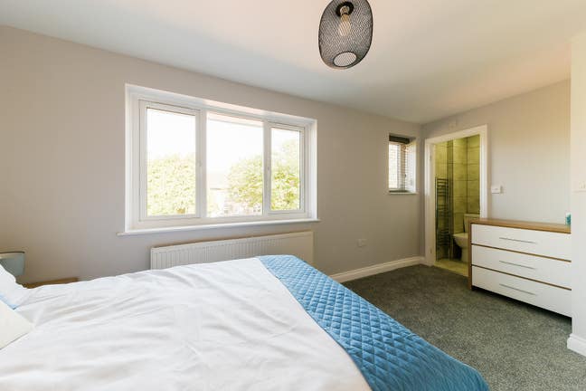 🔥High Spec Ensuite Room | 1 Week Free | Heathrow  Main Photo