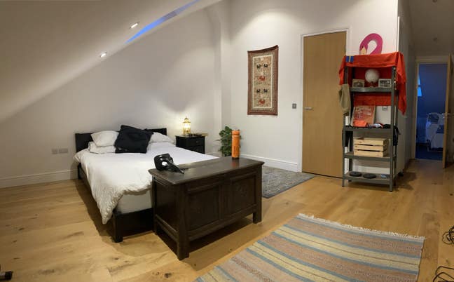 Double Room in spacious Flat 1 (Short Term) Main Photo
