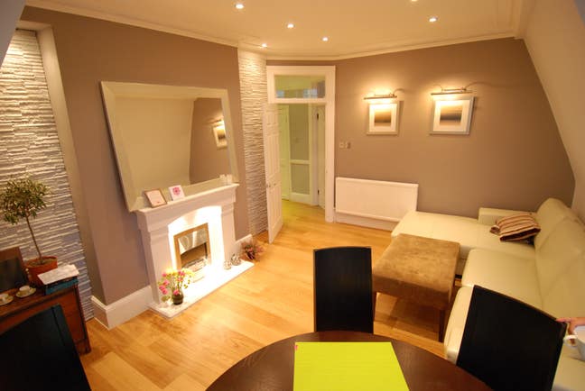 Spacious Double Room – 8min to East Putney Main Photo