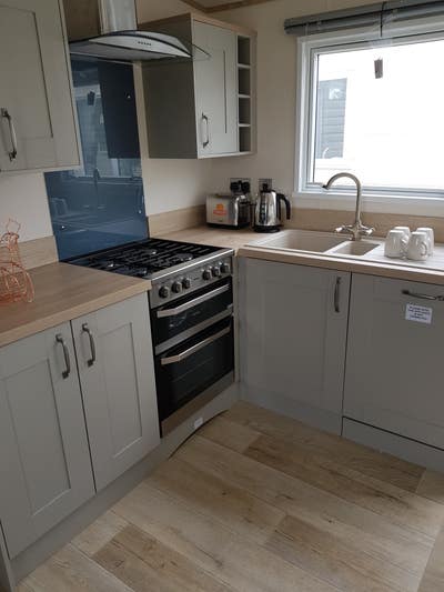 Cosy Single Room in Shared House Main Photo